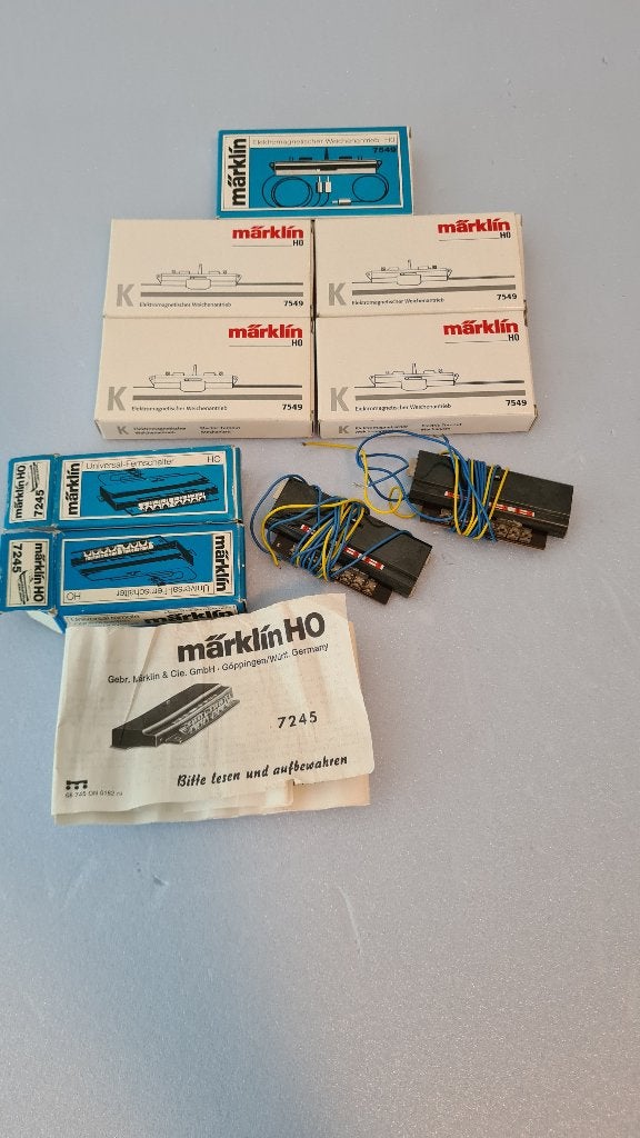 Marklin 5x 7549 wisselaandrijving + 2x 7245 relais, Wisselstroom, Verzenden, Overige typen, Zo goed als nieuw