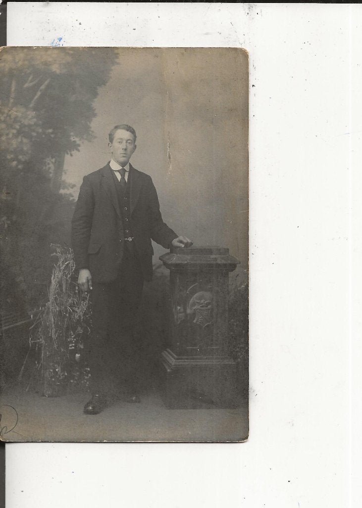 Wateringen Heer bij brievenbus Fotokaart, Ophalen of Verzenden, Voor 1920, Ongelopen, Zuid-Holland