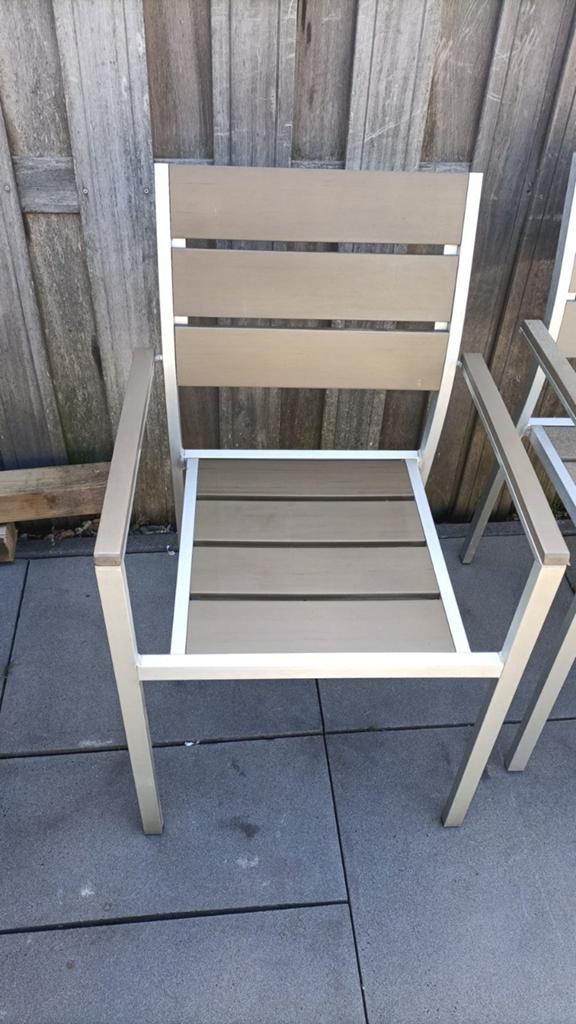 8 of 4 nette tuinstoelen onderhoudsvrij 25 euro per stuk, Ophalen of Verzenden, Zo goed als nieuw, Kunststof, Stapelbaar
