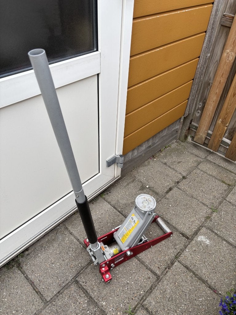 Garagekrik van HBM. 1,5 ton aan gewicht krikken., Auto diversen, Krikken, Ophalen, Zo goed als nieuw, Hydraulisch, Garagekrik