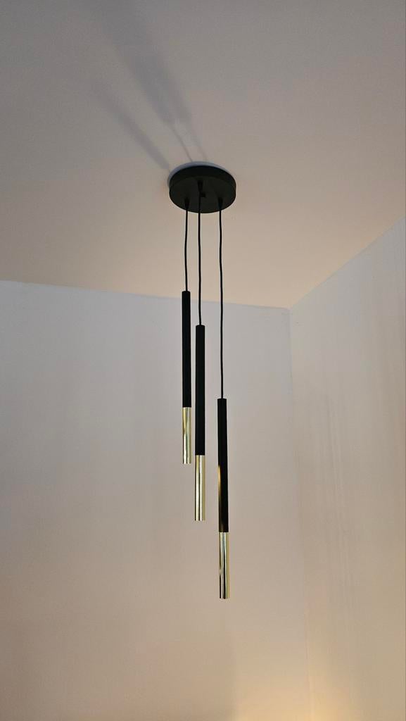 Hanglamp cluster (kokers zwart/goud), Huis en Inrichting, Lampen | Hanglampen, Ophalen, Design, Zo goed als nieuw, Metaal
