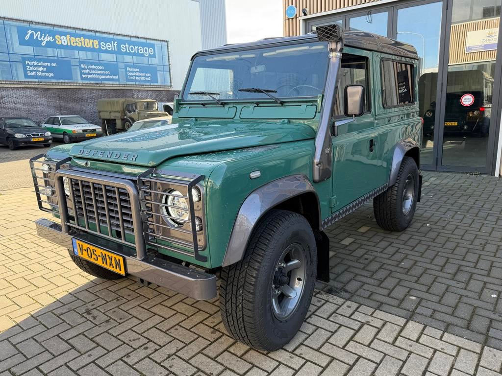 Gerestaureerde Land Rover DEFENDER 1986 Groen BELASTINGVRIJ, Auto's, 68 pk, Diesel, Particulier, Geïmporteerd