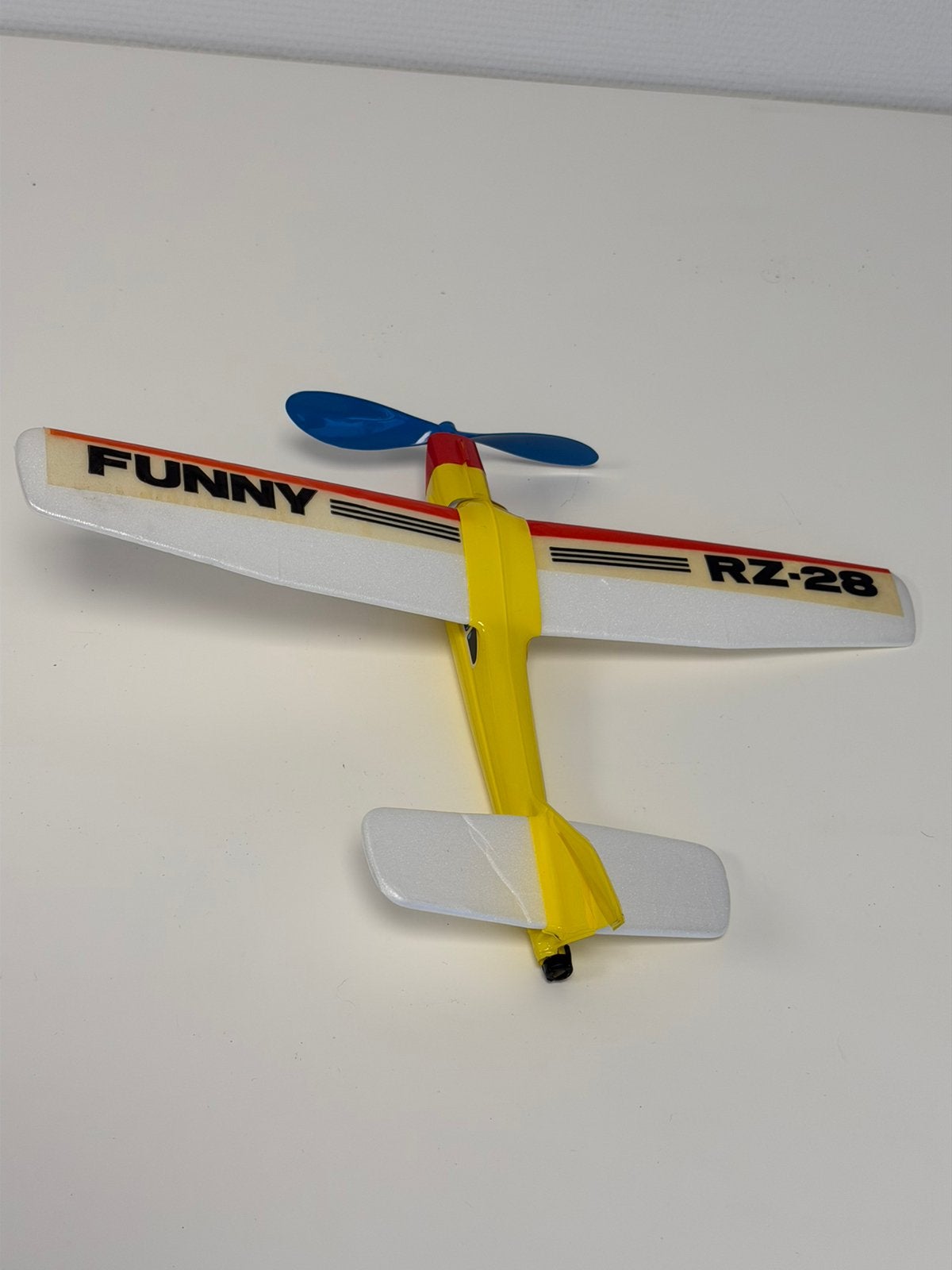 Vintage Funny RZ-28 schuim Foam Speelgoedvliegtuig Propeller, P, P, P, Ophalen of Verzenden