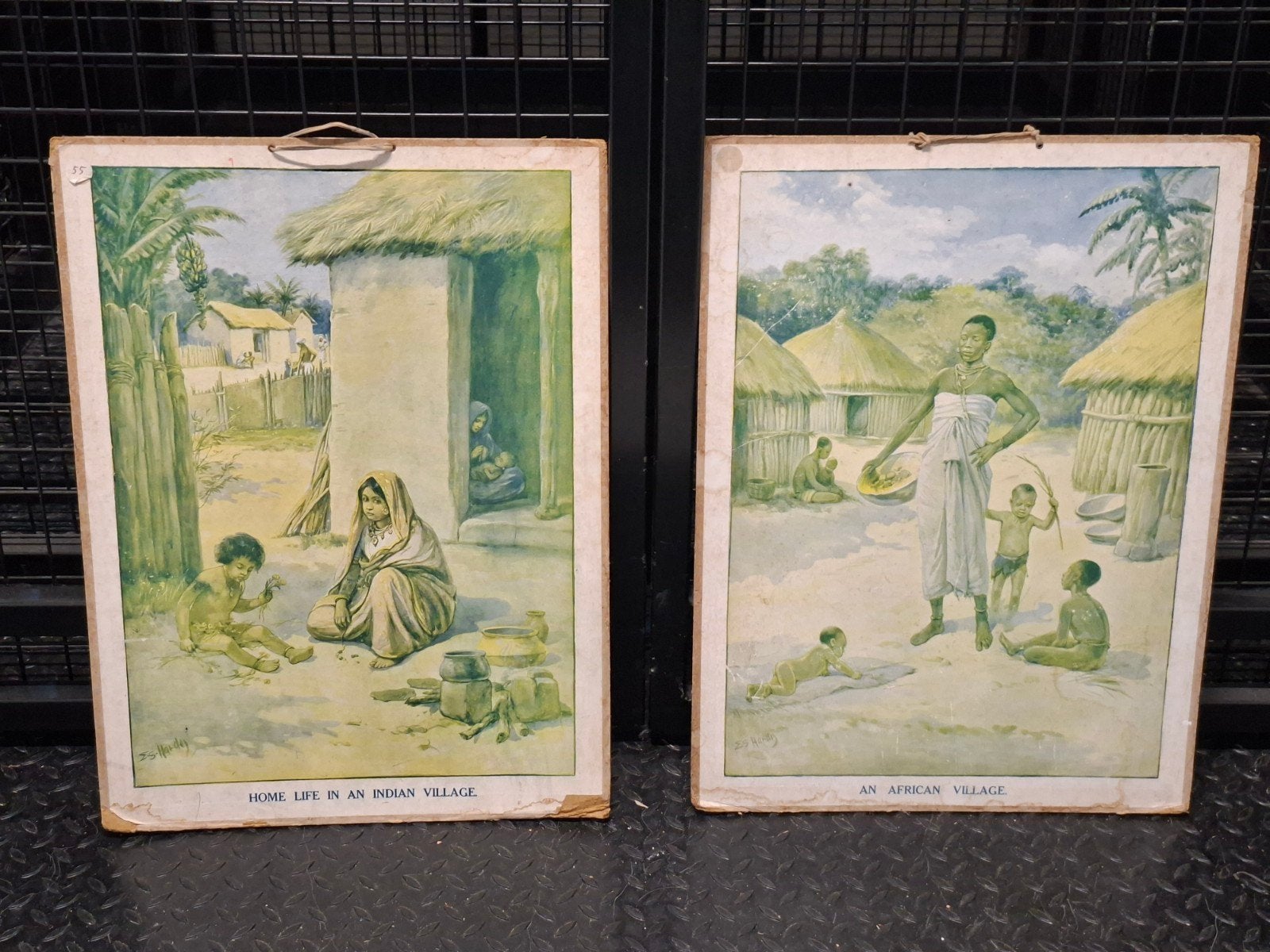 2 Vintage schoolplaten Indiaas en Afrikaans dorpsleven Hardy, Antiek en Kunst, Meerkleurig, Ophalen, Wanddecoratie, Papier/karton