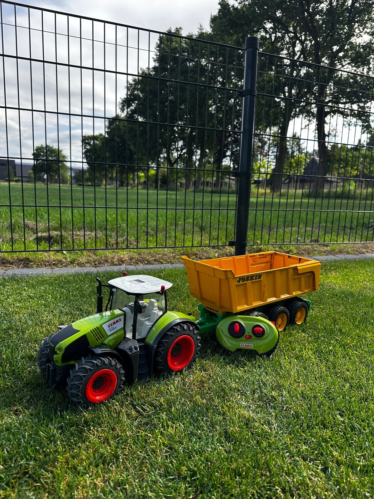 RC trekker met Bruder Joskin laadbak, Gebruikt, Auto offroad, RTR (Ready to Run), Overige schalen