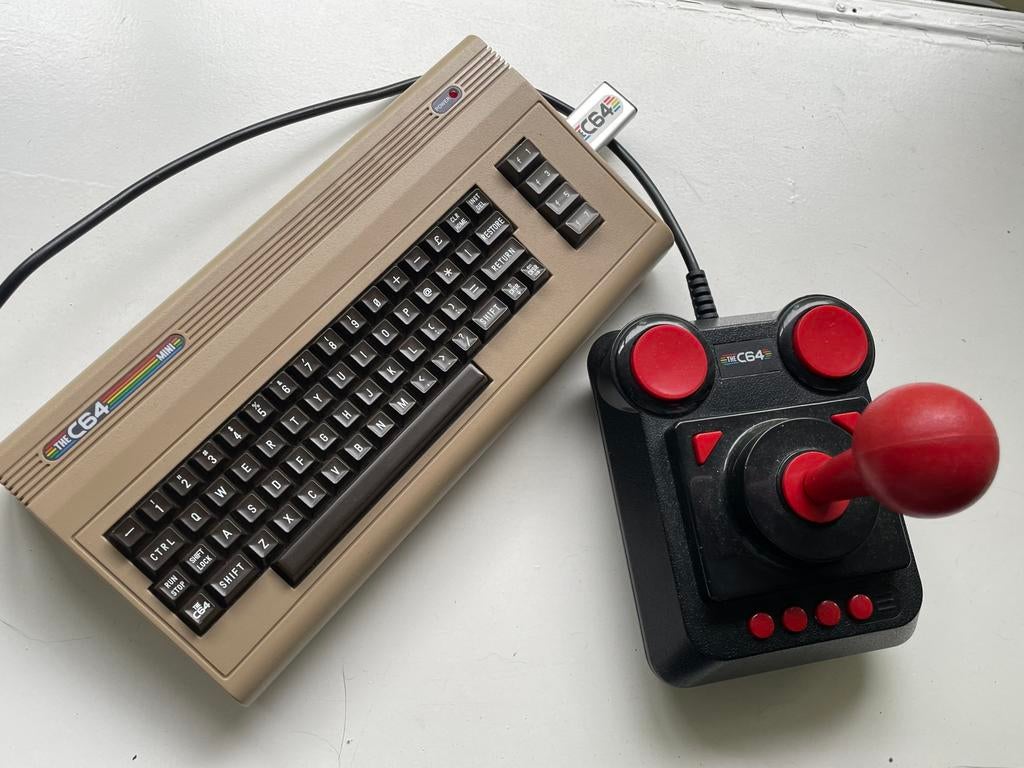 The C64 mini emulator met joystick en usb uitbreiding HDMI, Ophalen of Verzenden, Overige merken, Gebruikt