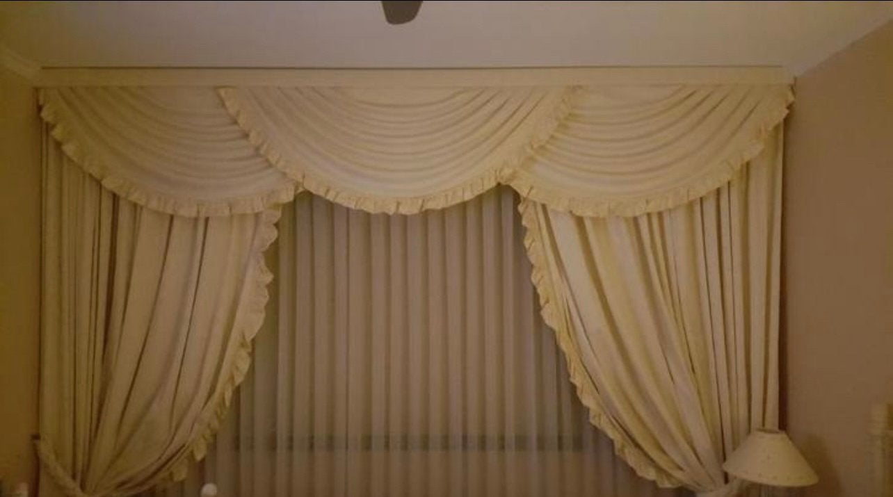 romantische overgordijnen draperie embrasse (zacht geel), Ophalen, Gebruikt, Crème, Gordijn