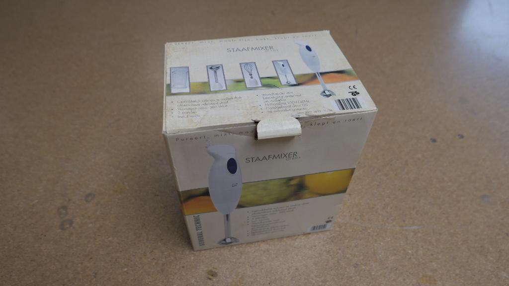 Staafmixer met klopper, mixbeker en wandhouder., Witgoed en Apparatuur, Keukenmixers, Minder dan 1 liter, Ophalen of Verzenden