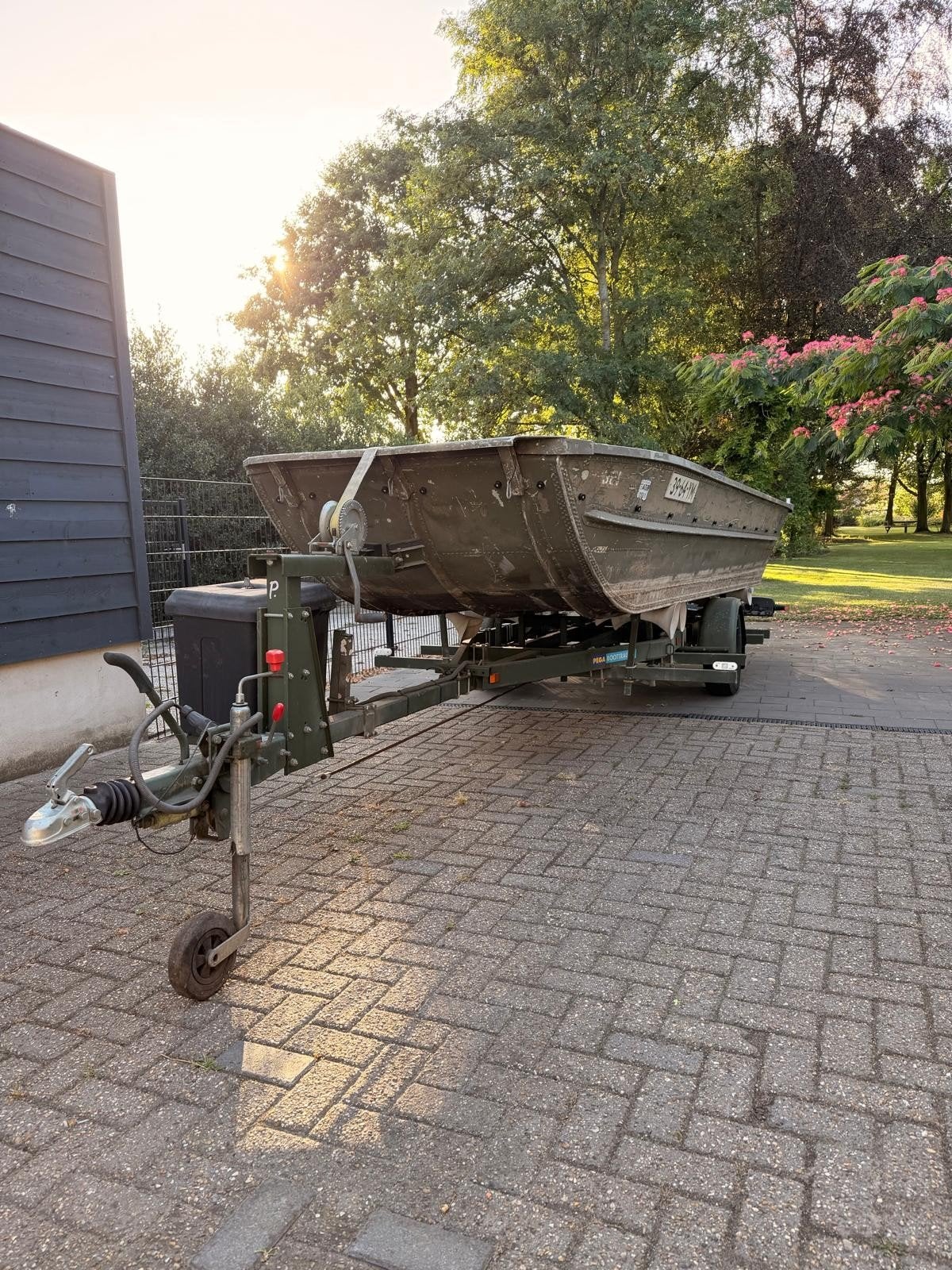 Aluminium sloep met Mercury 25pk buitenboordmotor en trail, Watersport en Boten, Motorboten en Motorjachten, Overige merken, Gebruikt