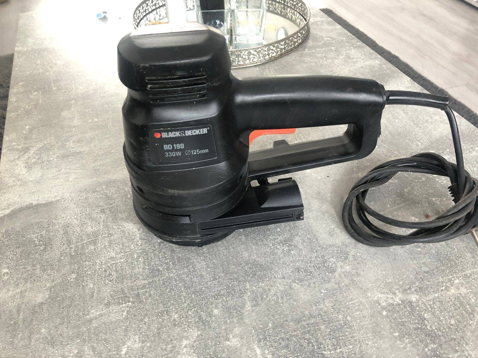 Te koop: goed werkende Black & Decker schuurmachine, Doe-het-zelf en Verbouw, Ophalen of Verzenden, Zo goed als nieuw, Minder dan 600 watt