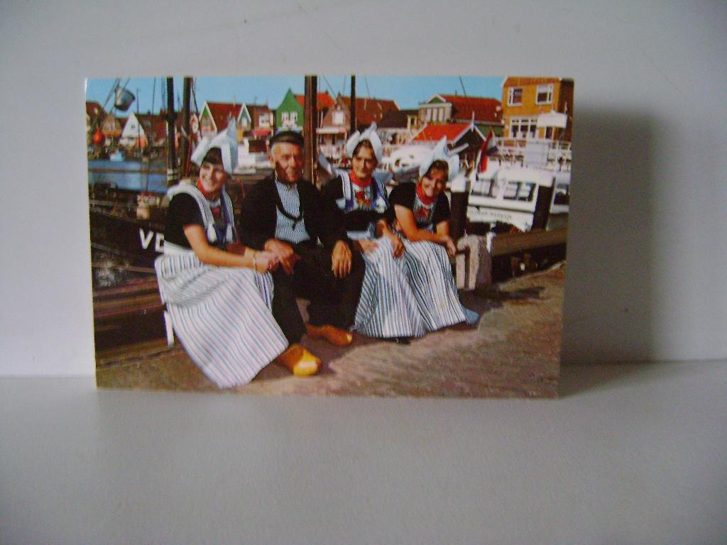Ansichtkaart klederdracht Volendam, Ophalen of Verzenden, 1960 tot 1980, Ongelopen, Klederdracht