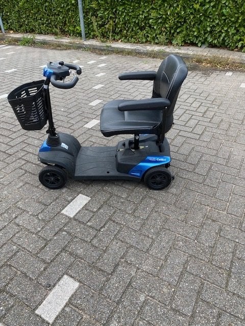 Scootmobiel opvouwbaar, Ophalen, Gebruikt, 15 km of minder, 10 km/u of minder