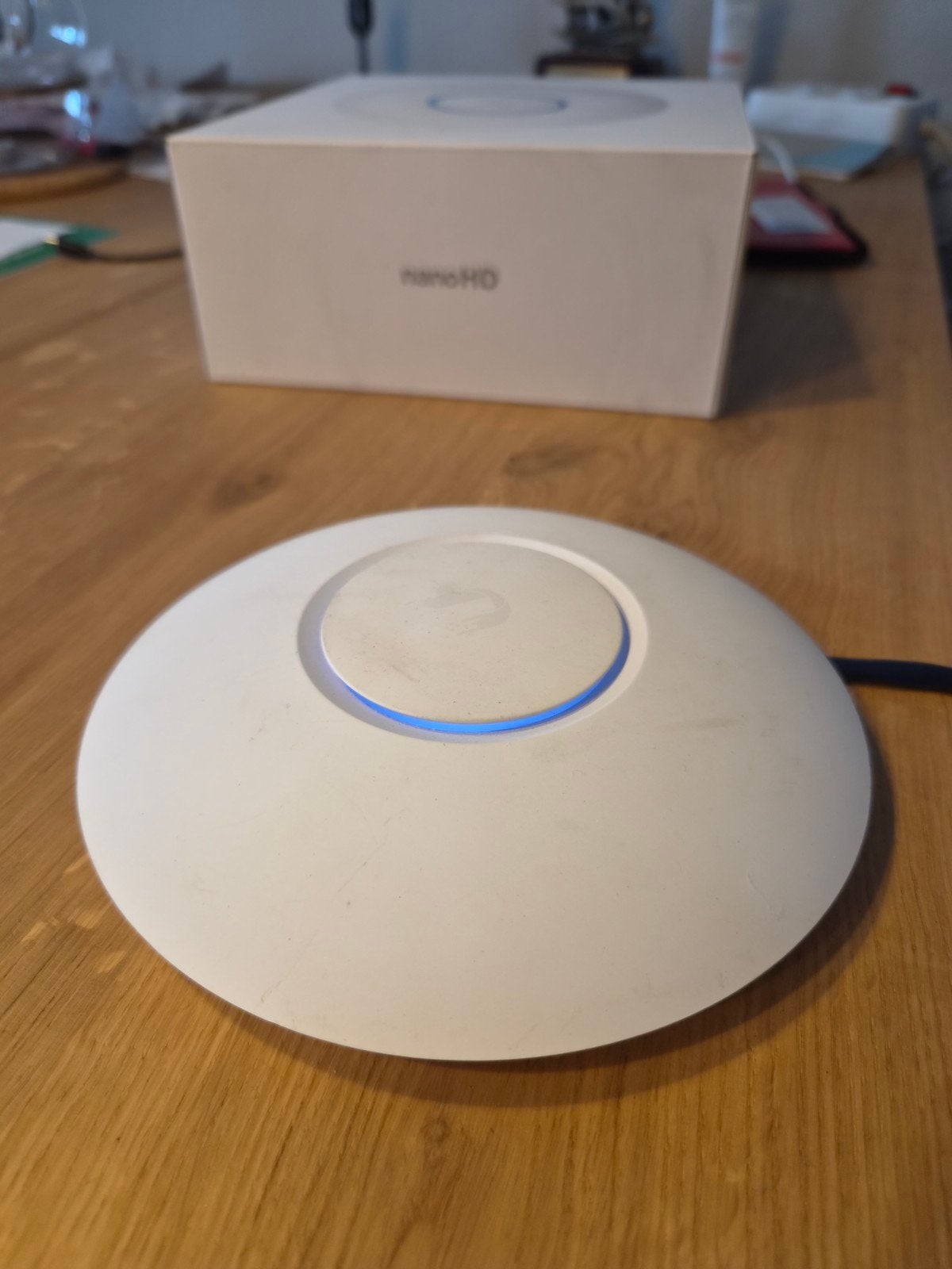 Ubiquiti UniFi nanoHD met accessoires en doos, Computers en Software, Accesspoints, Ophalen, Gebruikt, Ubiquity UniFi