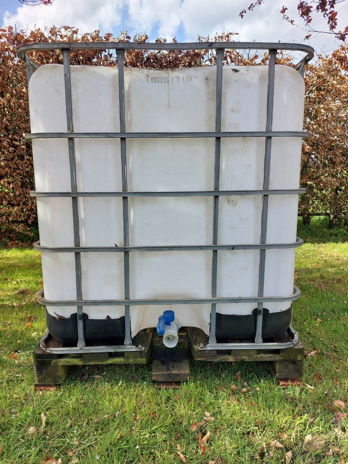 Te koop aangeboden IBC met houten pallet., Tuin en Terras, Regentonnen, 150 liter of meer, Ophalen of Verzenden