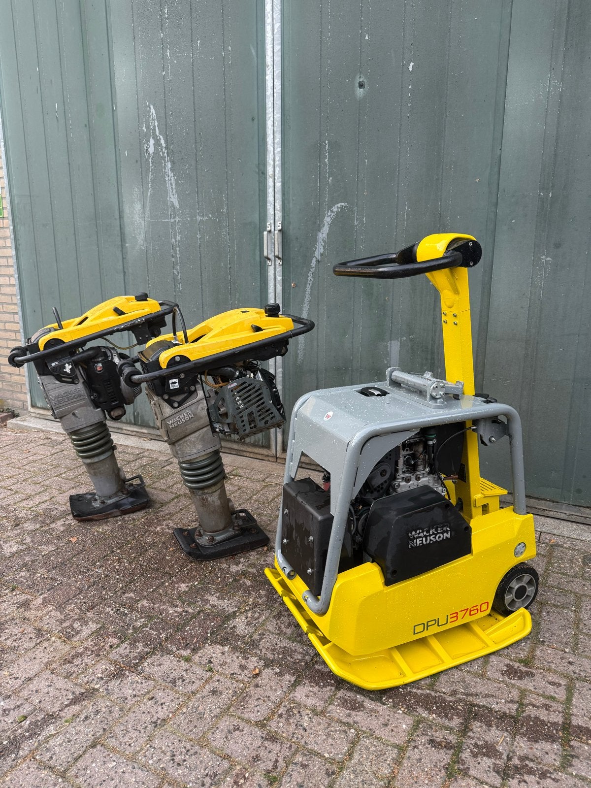 Wacker Neuson DPU3760 en twee Wacker Neuson stampers, Ophalen