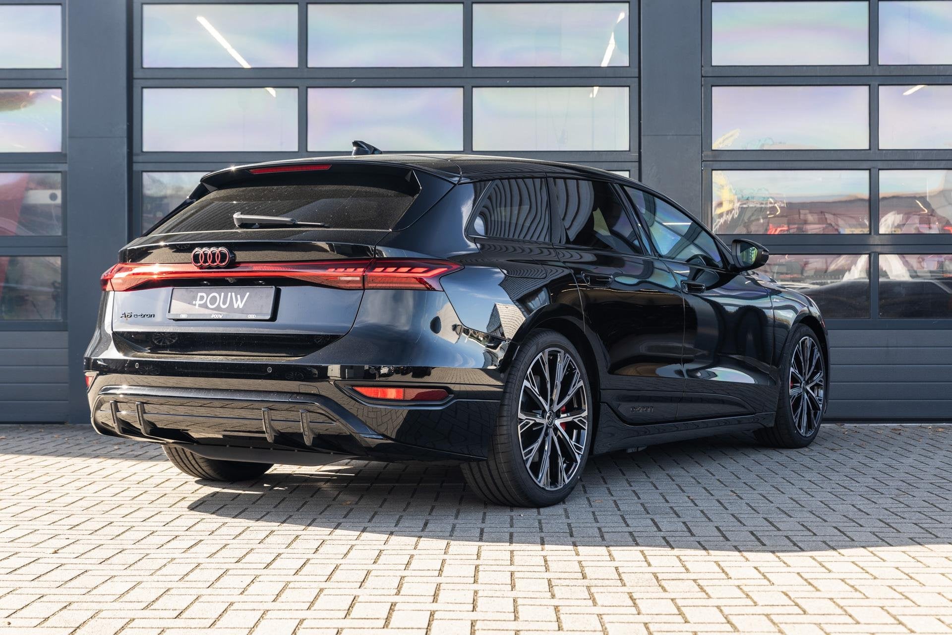 Audi A6 Avant e-tron 367pk S Edition 100 kWh | 21" Velgen |, Auto's, Audi, Automaat, 12 maanden, Achterwielaandrijving, Parkeercamera