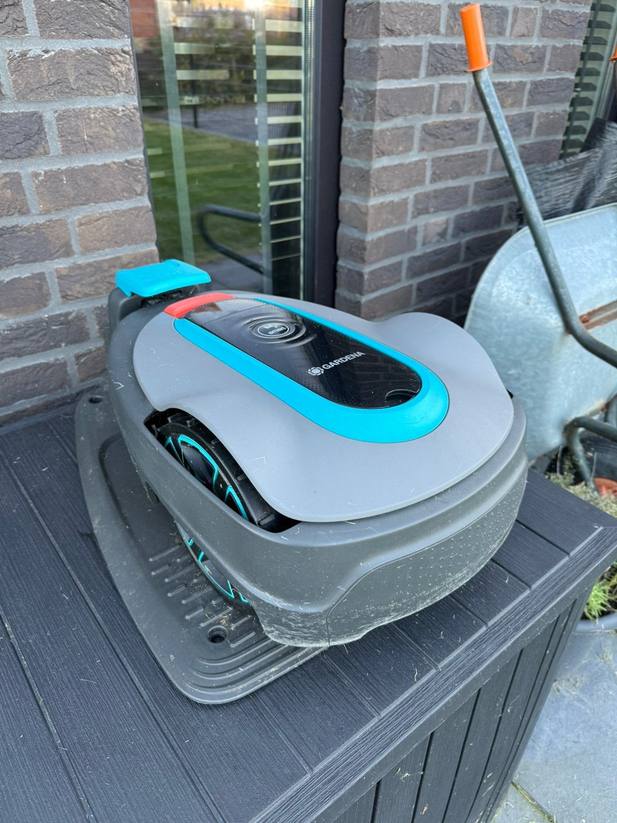 Gardena smart SILENO city 600 robotmaaier - 2025, Ophalen, Bestuurbaar via app, Zo goed als nieuw, Minder dan 20 cm