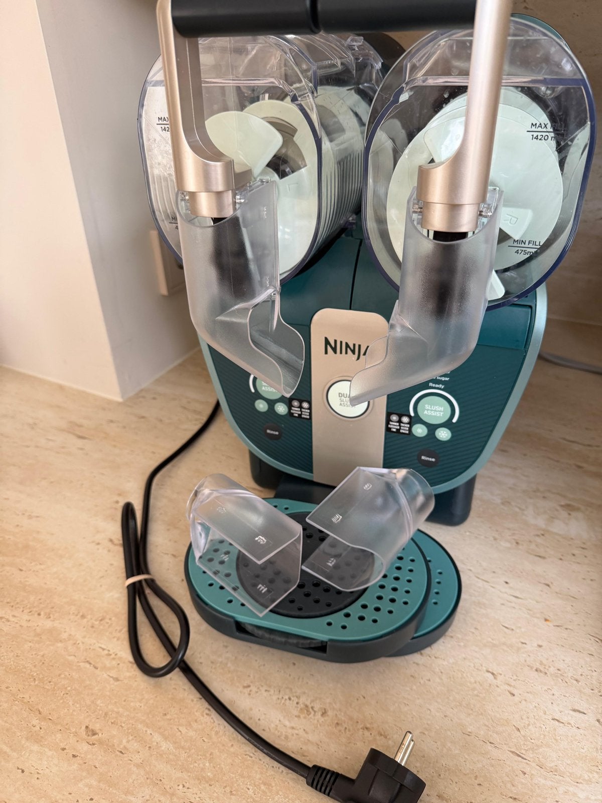 Ninja SLUSHi Twist Dual Slushmachine – 2 smaken, 1x gebruitk, Ophalen, Zo goed als nieuw, Overige merken