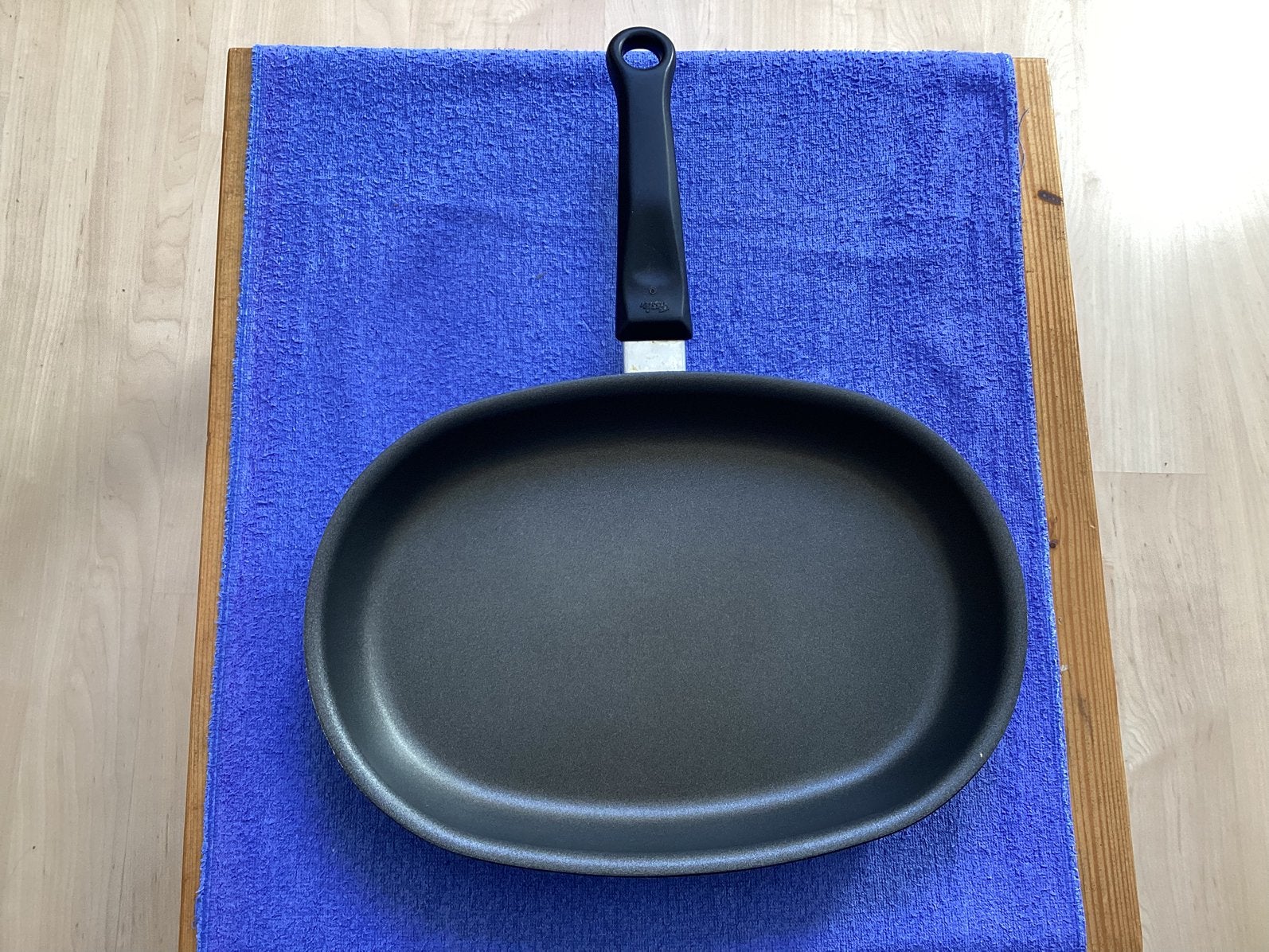 Tissler ovale bakpan voor vis of vlees., Ophalen of Verzenden, Zo goed als nieuw, Overige merken, Overige materialen