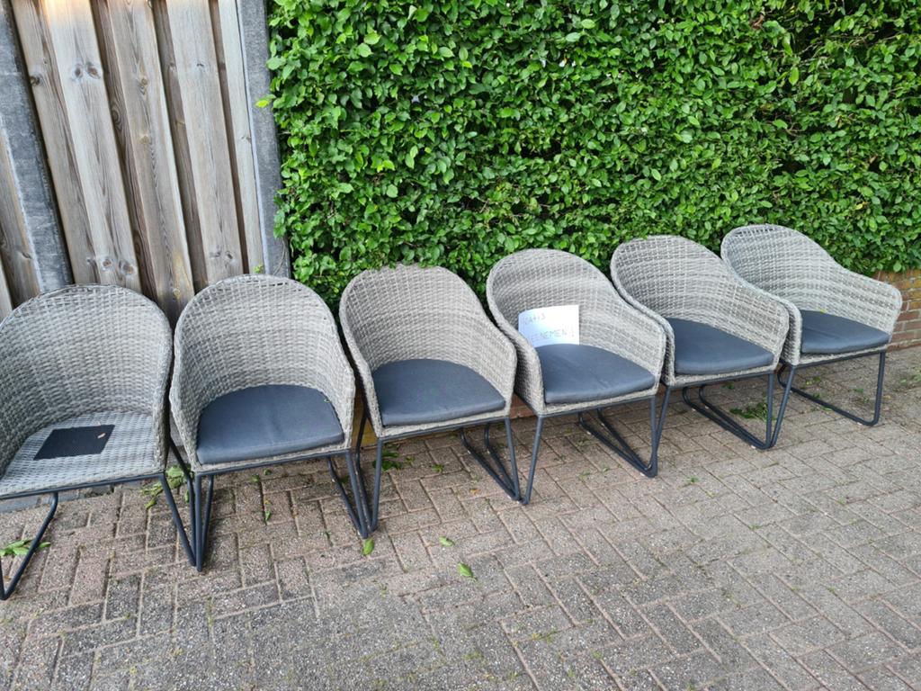 Gratis 6 tuinstoelen, Ophalen, Gebruikt, Wicker