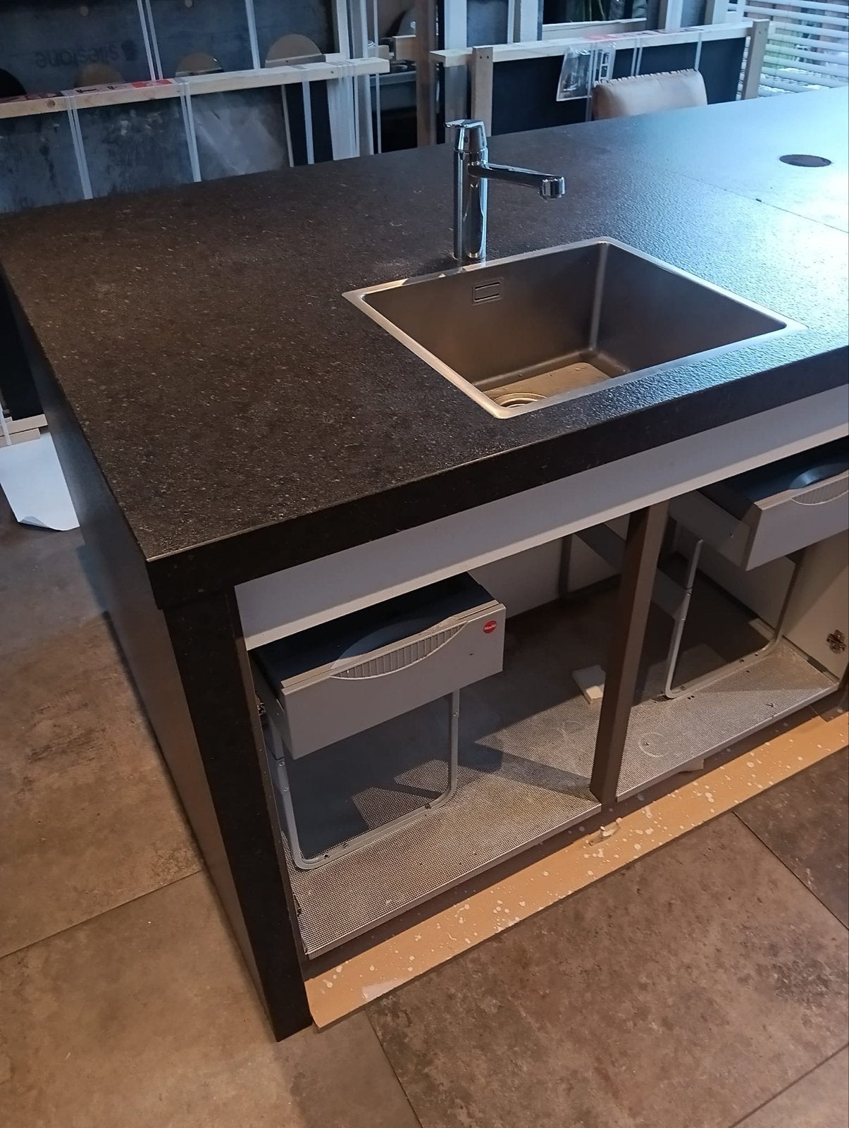 Keukenblad met spoelbak en kraan - Gebruikt, Gebruikt, Overige typen, Ophalen of Verzenden, Composiet