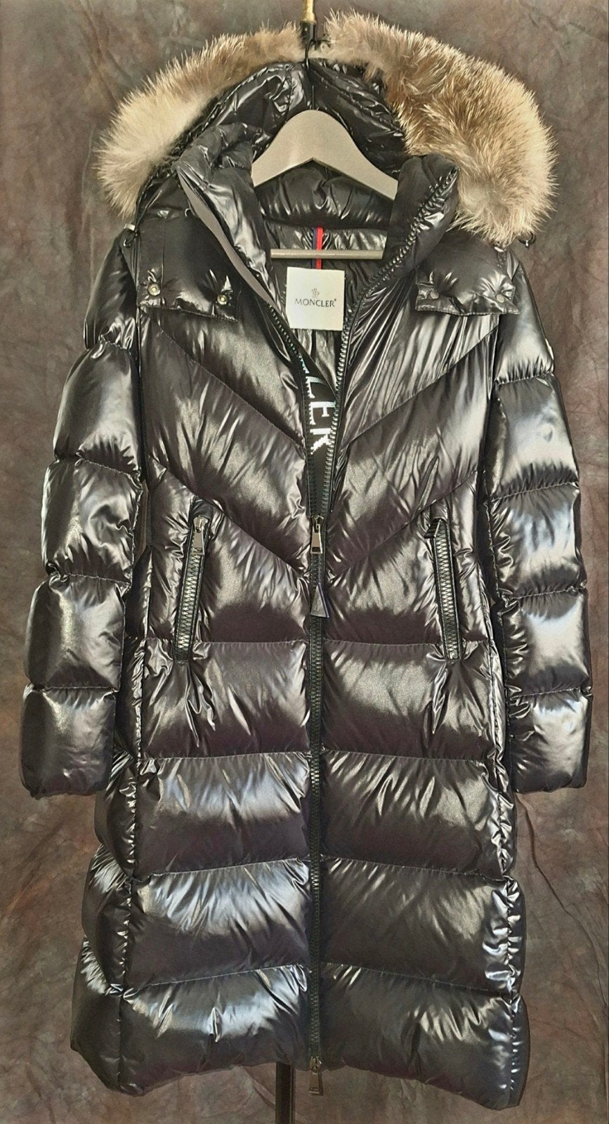 Moncler Lange Glanzende Puffer Jas met Bontkraag, Maat 38/40 (M), Zwart, Moncler, Ophalen of Verzenden