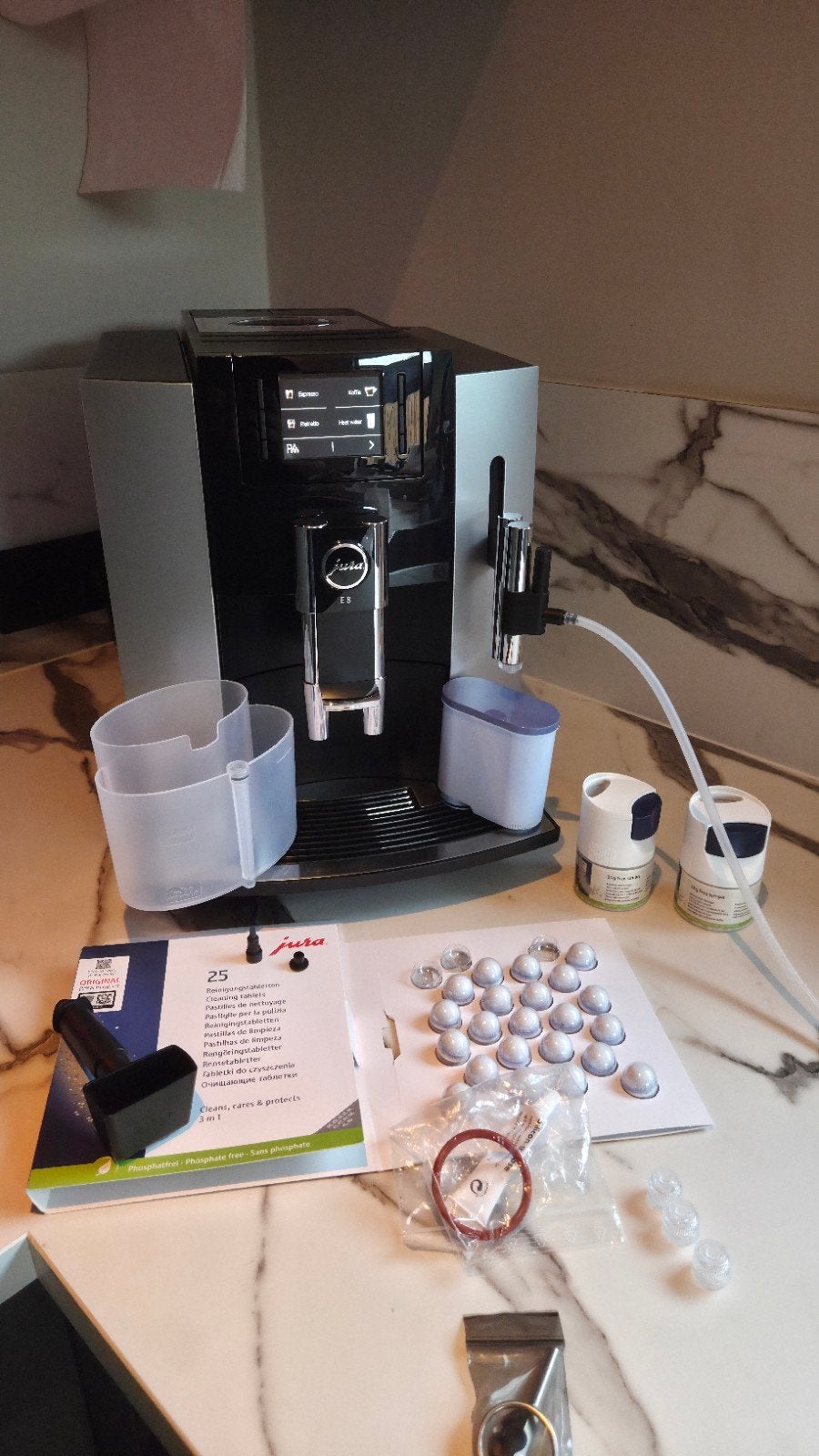 Jura E8 volautomatische espressomachine - Zo goed als nieuw