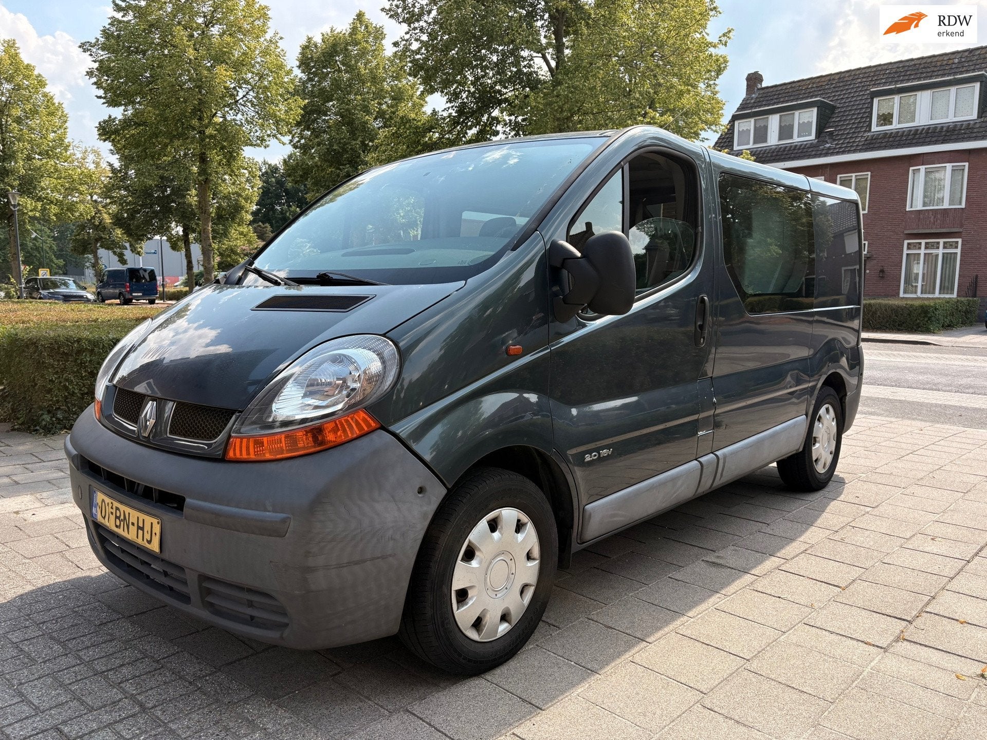 Renault Trafic 2.0-16V L1H1 DC - benzine / gas - airco - dub, Voorwielaandrijving, 1998 cc, Stof, Gebruikt