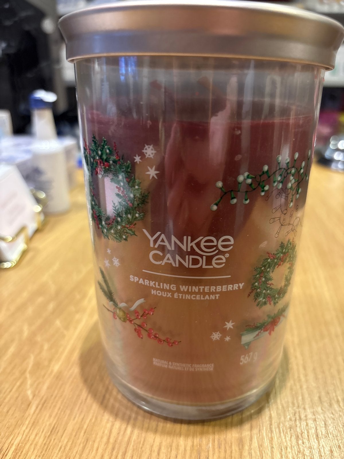 Yankee Candle Sparkling Winterberry - Grote Kaars, Overige merken, Ophalen of Verzenden, Kaars, Rood