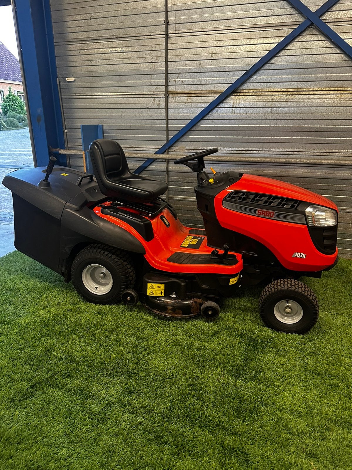 Sabo (johndeere) 107H Zitmaaier, Ophalen, Zo goed als nieuw, Elektrische starter, 90 tot 120 cm