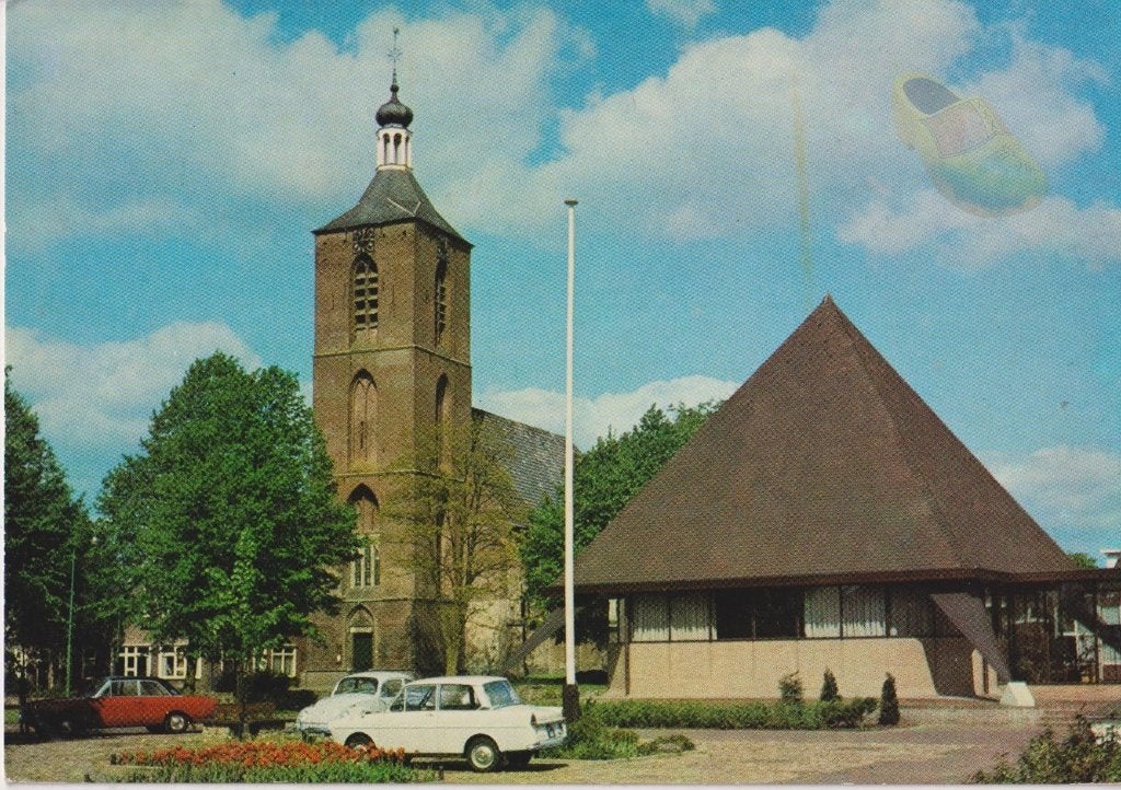 Ruinen , Stadhuis en de Ned.Herv.Kerk met auto's DAF 33, Ophalen of Verzenden, 1960 tot 1980, Ongelopen, Drenthe