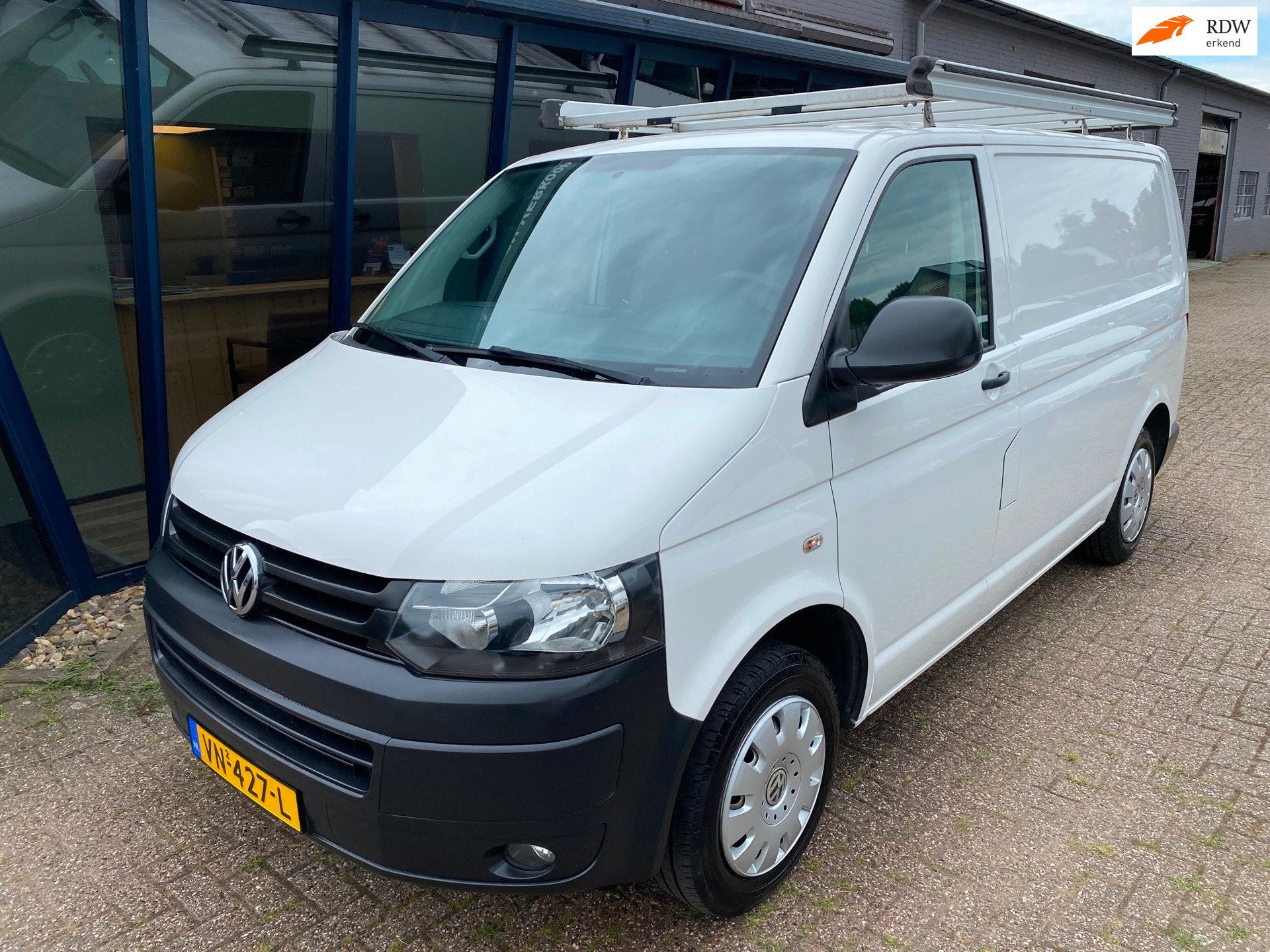 Volkswagen Transporter 2.0 TDI L1H1 BM AIRCO / CRUISE / IMPR, Auto's, Voorwielaandrijving, Euro 5, Gebruikt, Zwart