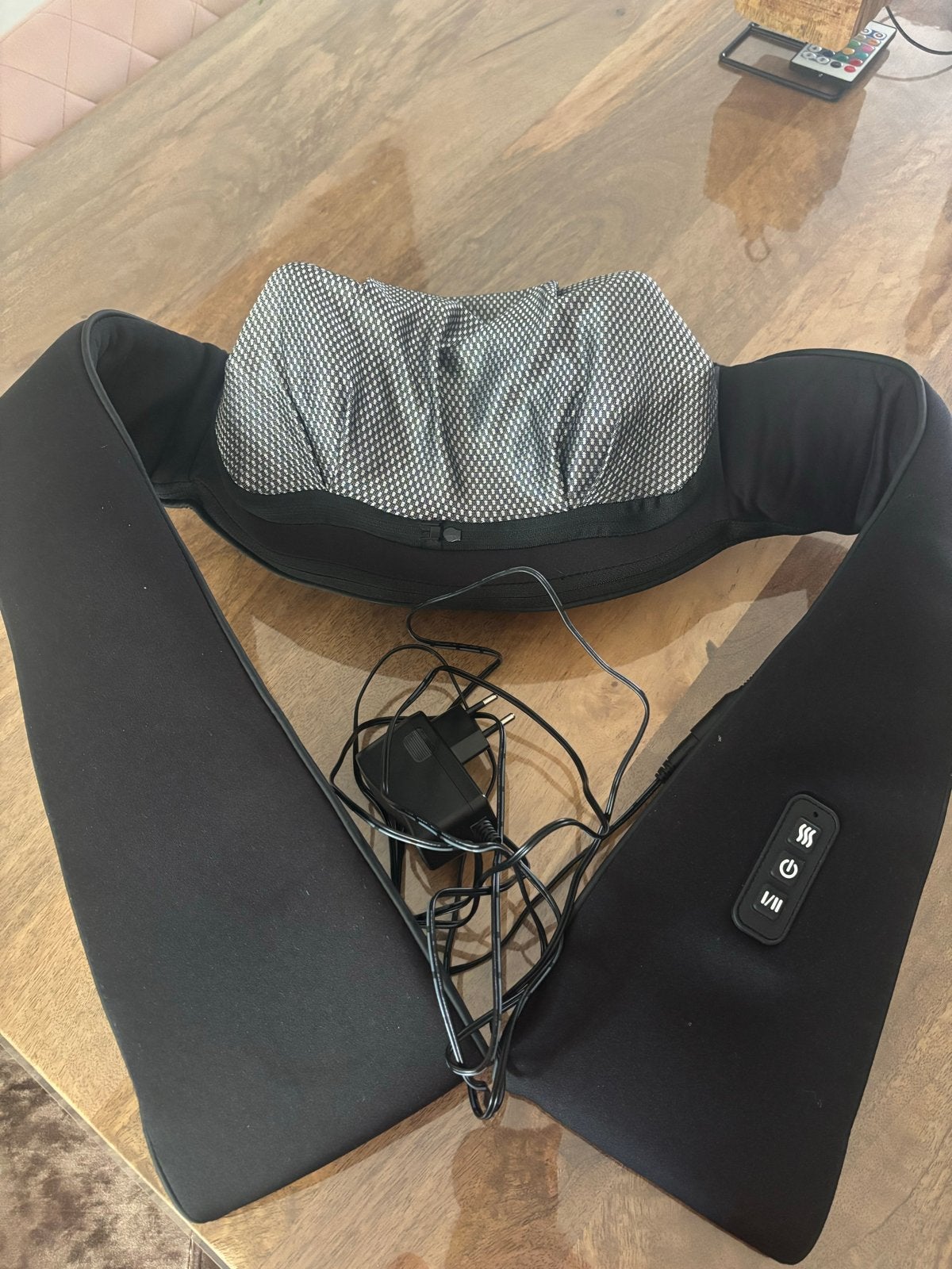 Nek- en schoudermassageapparaat met warmtefunctie, Sport en Fitness, Ophalen of Verzenden, Zo goed als nieuw, Apparaat