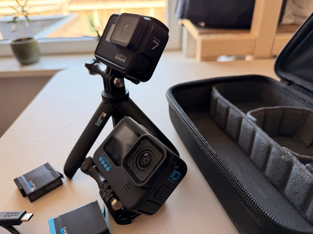GoPro HERO10 Black + HERO7 Black - complete set in case, Audio, Tv en Foto, Actiecamera's, Ophalen of Verzenden, Gebruikt, GoPro