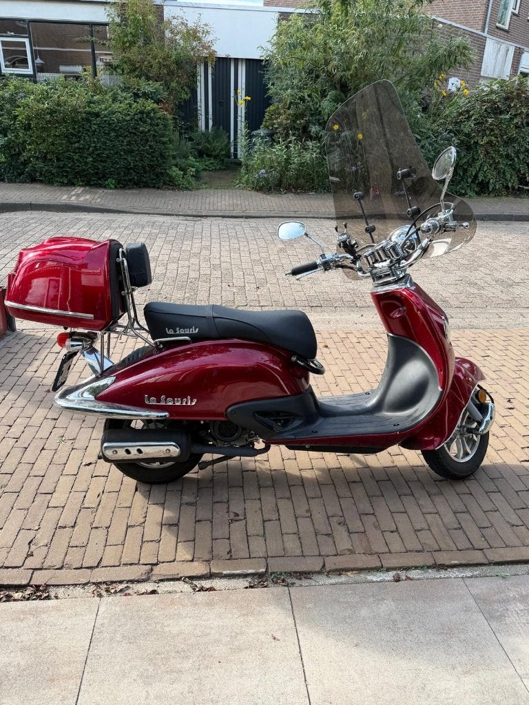 Foto 2 van Grande retro scooter te koop perfecte staat