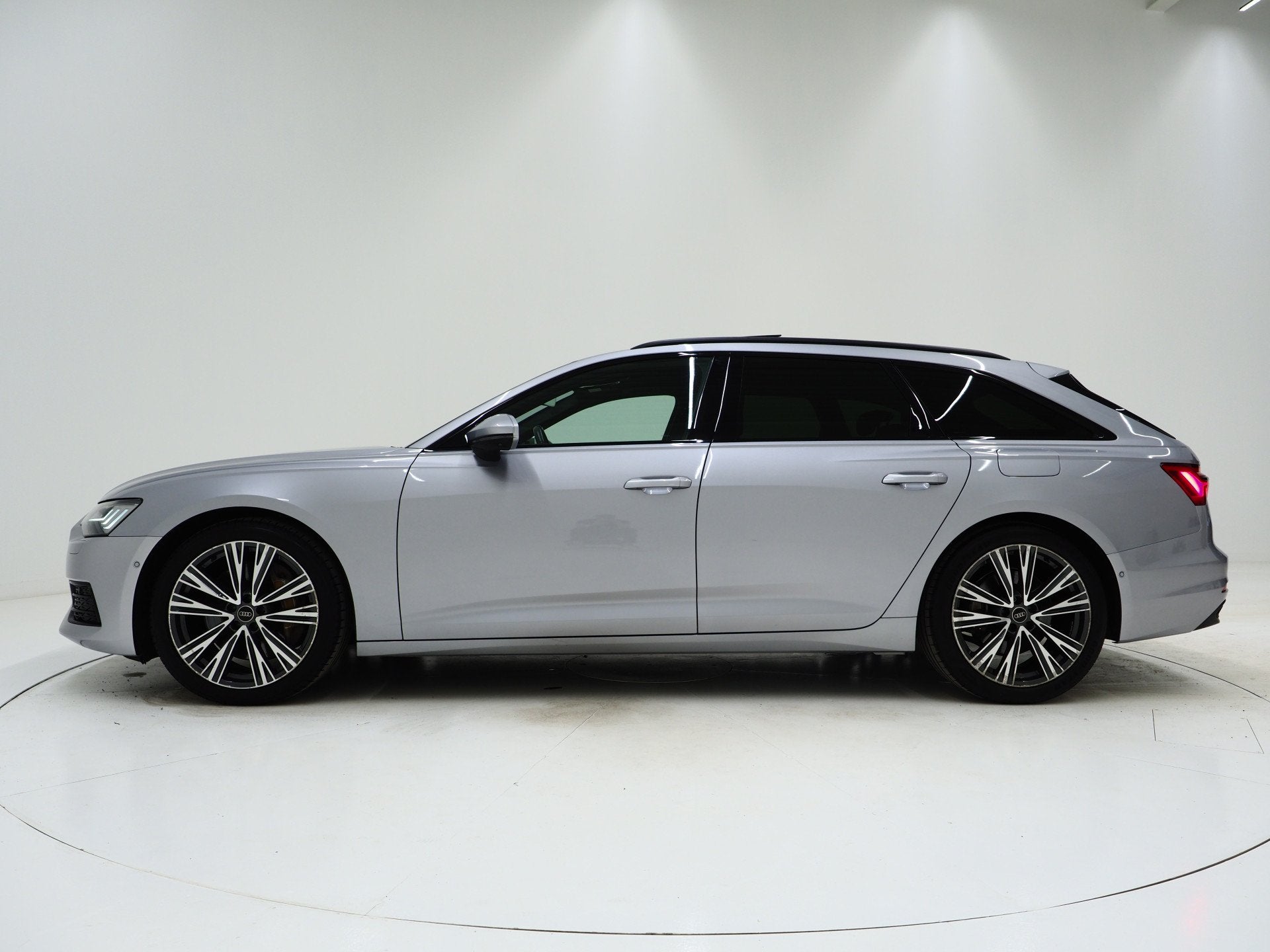 Audi A6 Avant 50 TFSI e quattro Advanced edition | Panoramad, Auto's, Automaat, 77 km/l, Gebruikt, Zwart