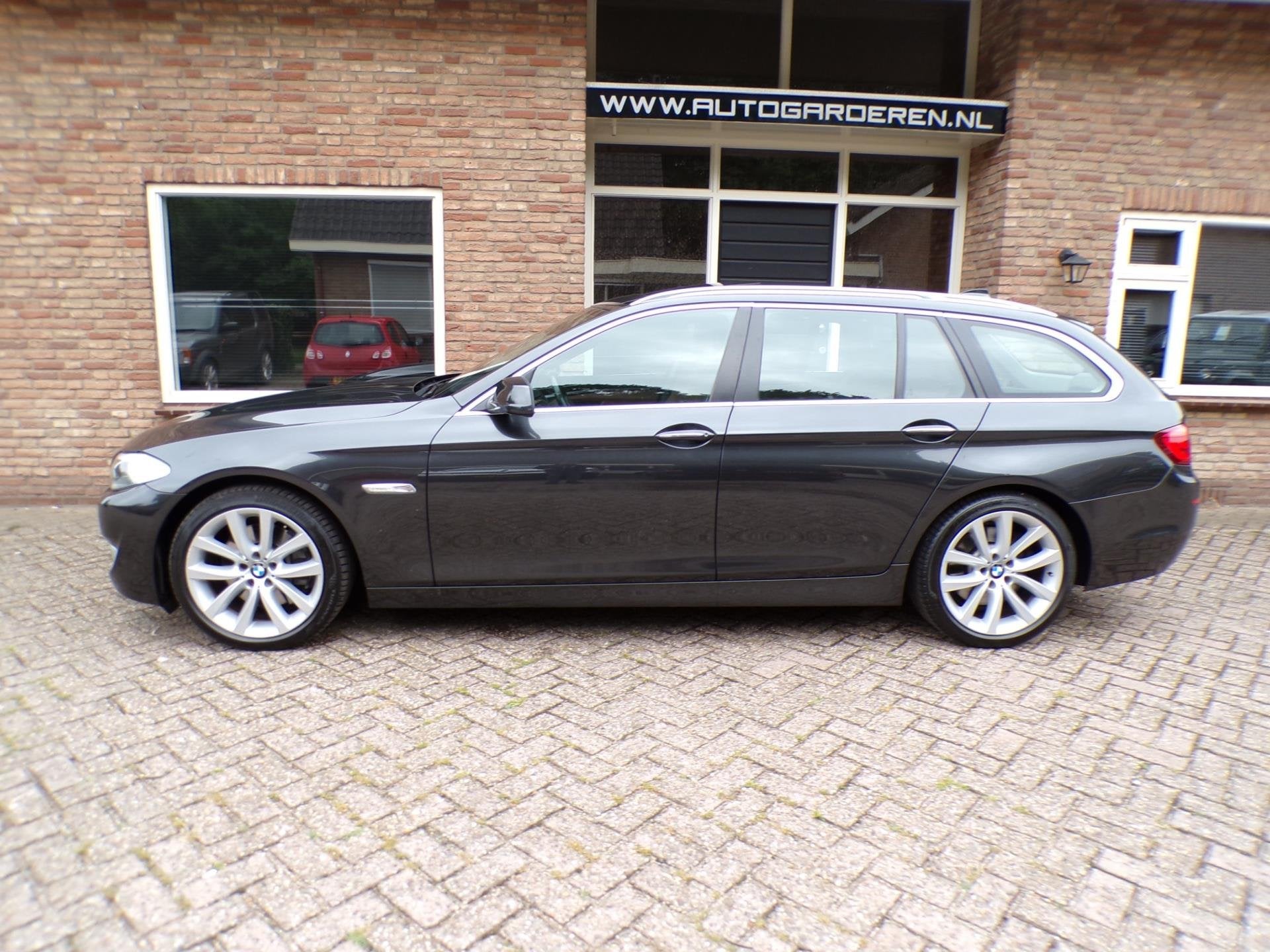 BMW 5-serie Touring 535i High Executive Automaat / Leder / N, Auto's, Automaat, Achterwielaandrijving, Gebruikt, 2000 kg
