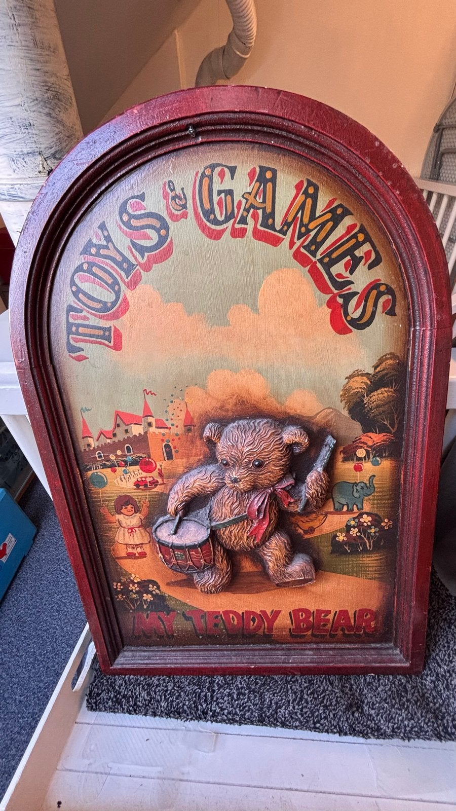 Vintage 'Toys & Games' Teddybeer Wanddecoratie, Antiek en Kunst, Antiek | Speelgoed, Ophalen