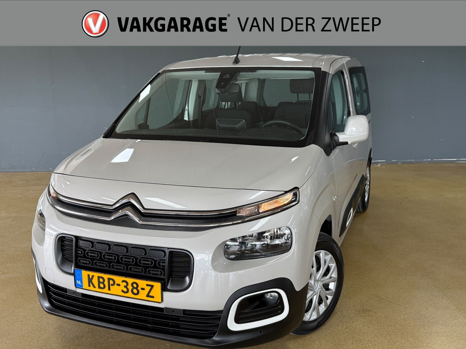 Citroën Berlingo 1.2 PureTech XTR | Navigatie | Sensoren., Auto's, Voorwielaandrijving, Gebruikt, 1199 cc, Handgeschakeld