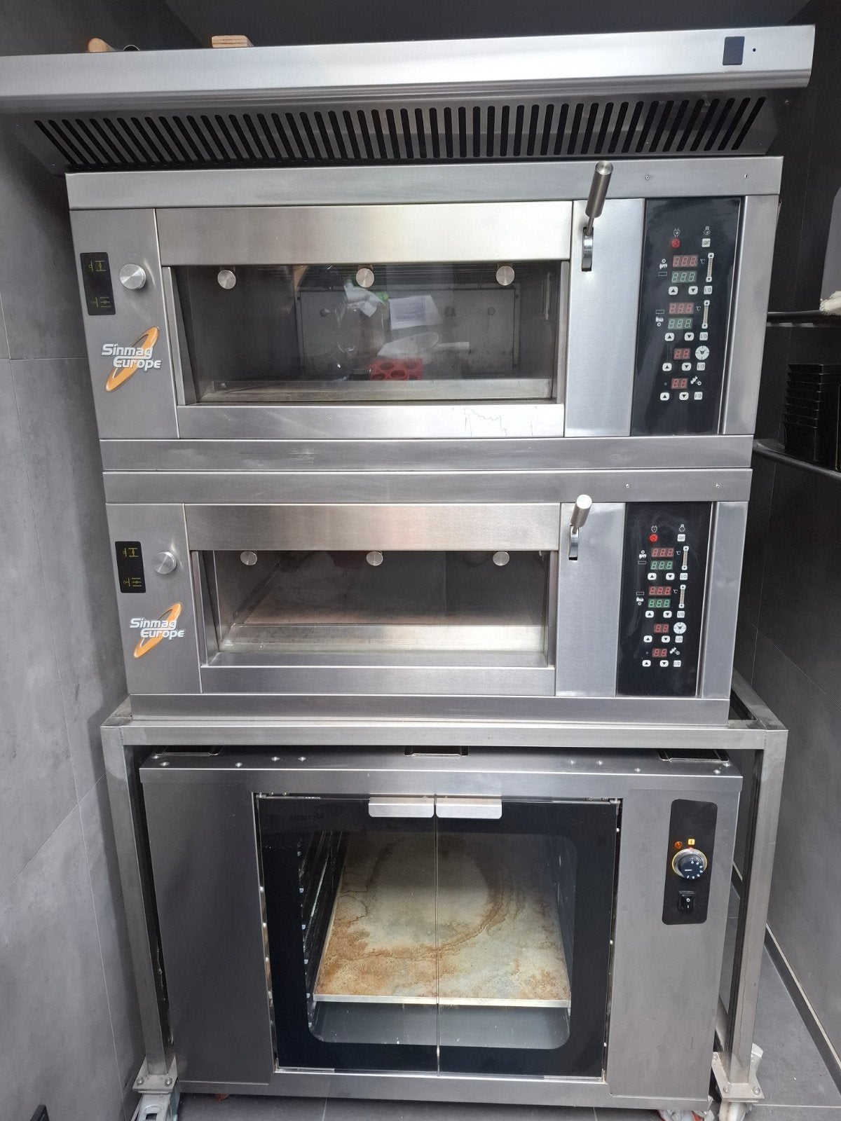 Complete Bakkerij Uitrusting: Ovens, Mengmachine, RVS Tafels, Ophalen of Verzenden, Gebruikt, Bakkerij en Slagerij