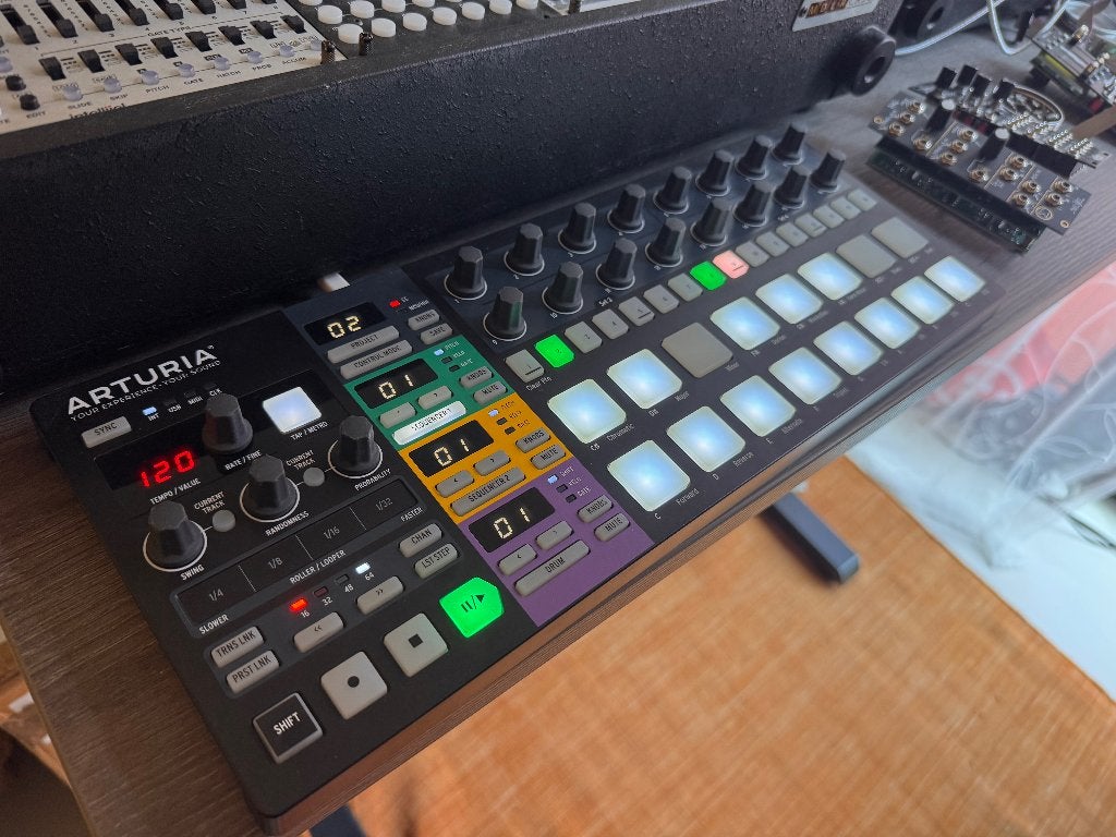 Arturia BeatStep Pro - MIDI Controller & Sequencer, Ophalen of Verzenden, Zo goed als nieuw