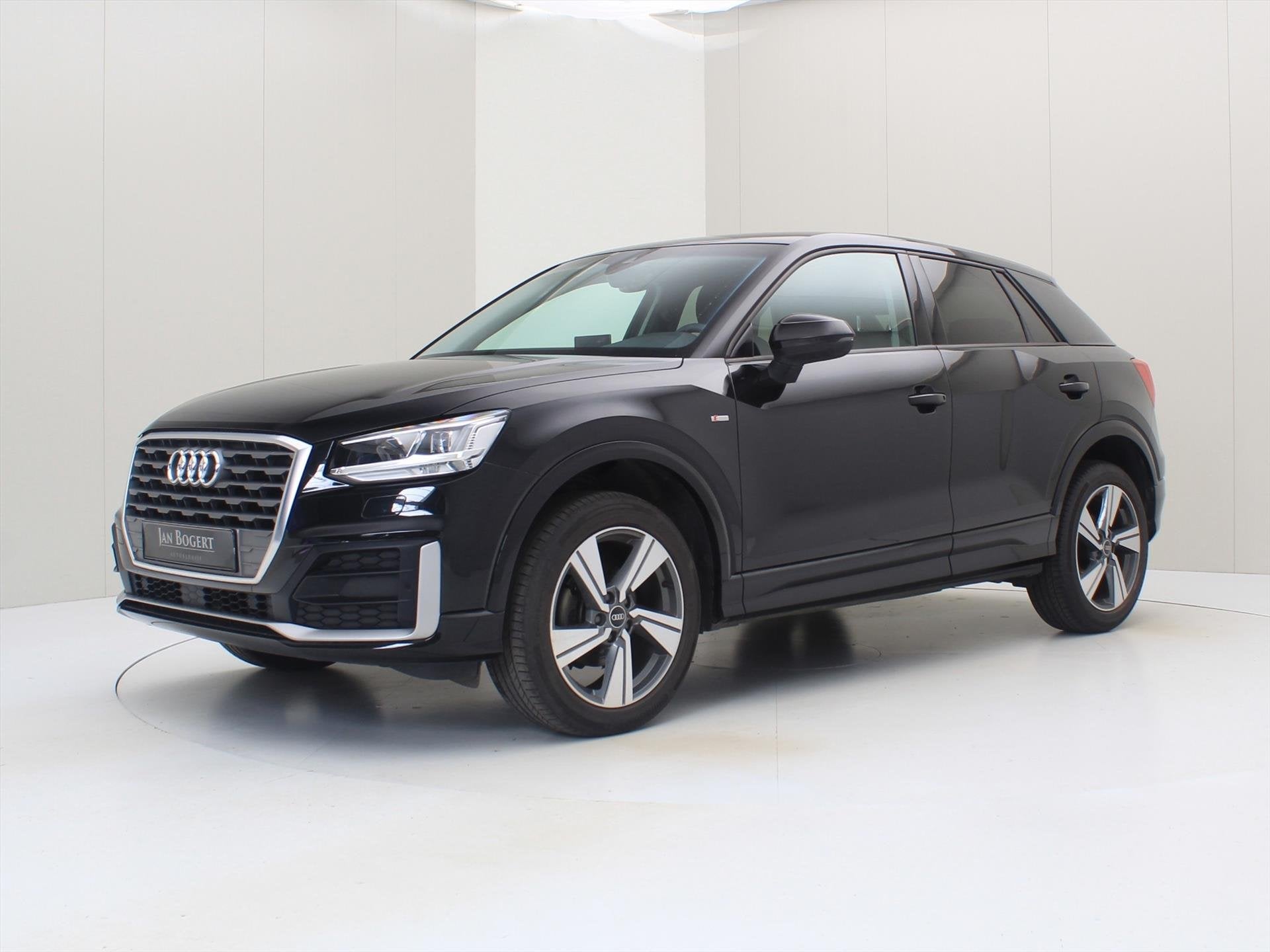 Audi Q2 35 TFSI 150pk S-Tronic Business Sport [ TREKHAAK+ACC, Automaat, 4 cilinders, 150 pk, Zwart