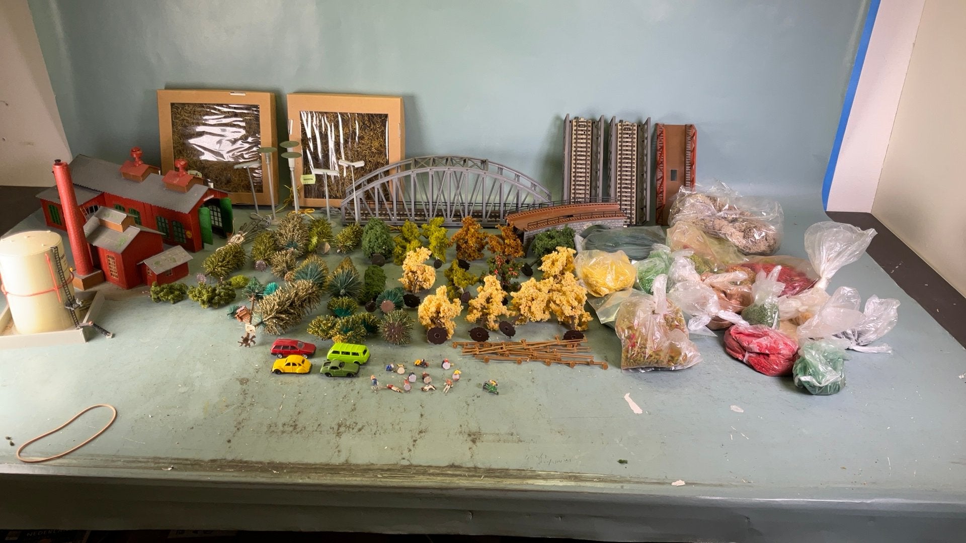 Spoor ho HO divers modelbouw materiaal , w.o. veel bomen ., Ophalen of Verzenden, Gelijkstroom of Wisselstroom, Natuur, Overige merken