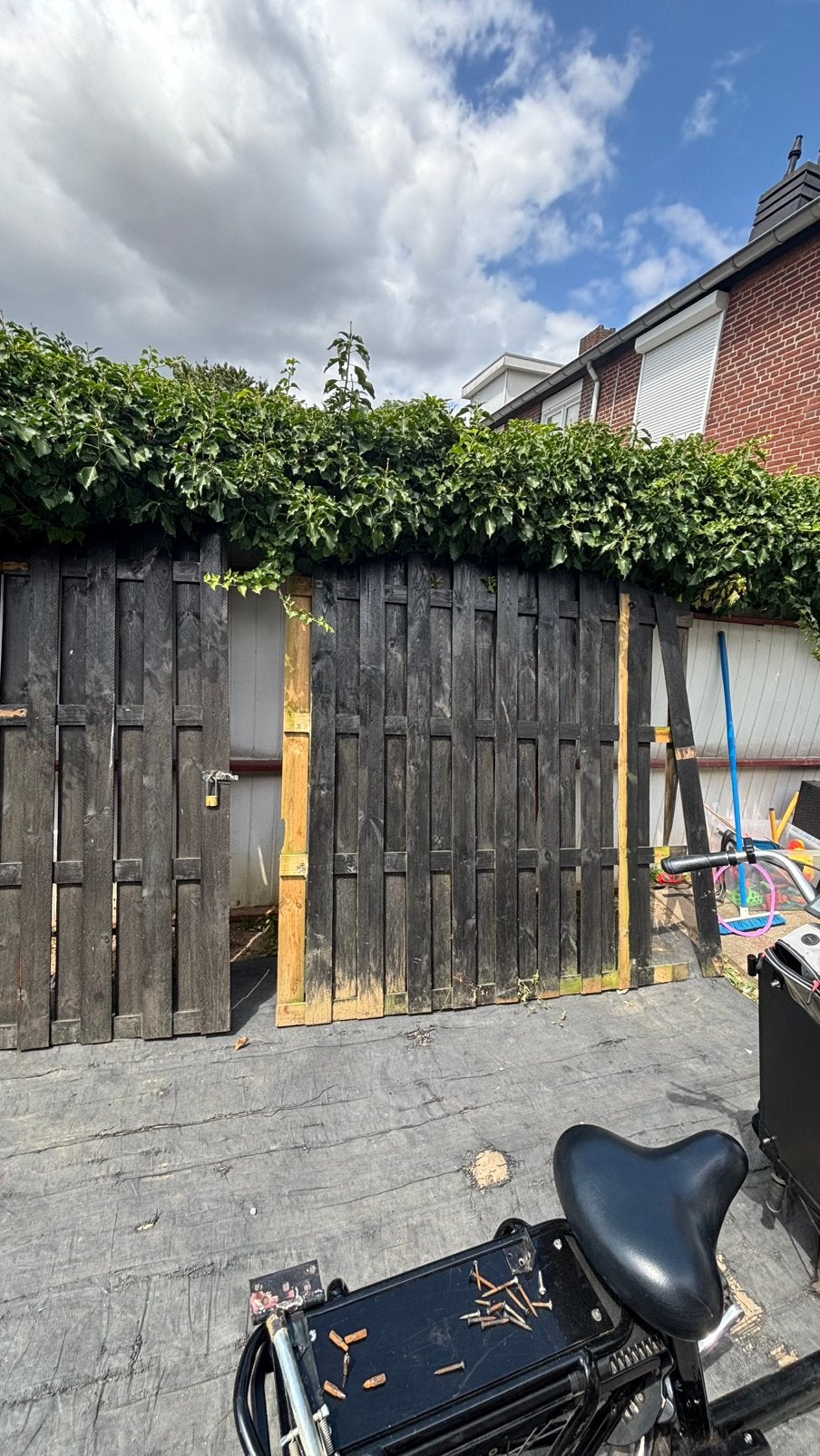 Houten schutting met poort, Minder dan 3 meter, Ophalen of Verzenden, Hout, 1 tot 2 meter