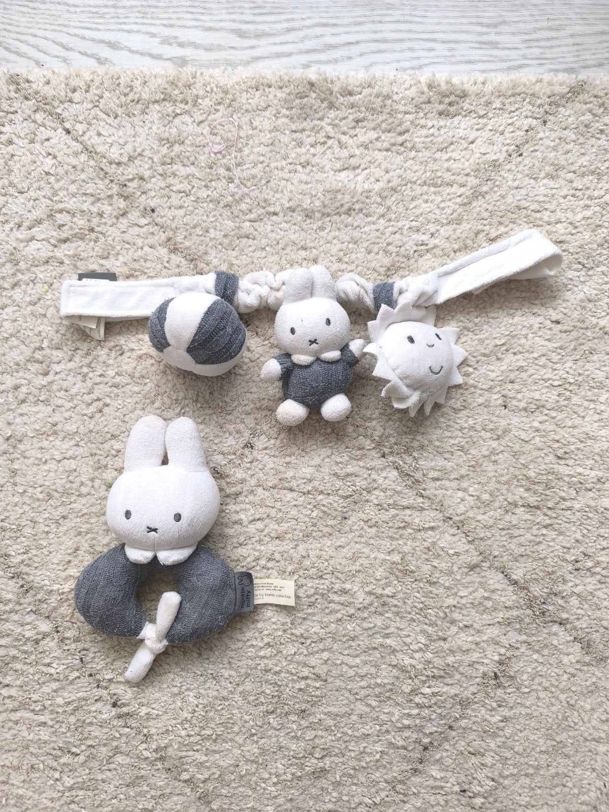 Miffy speelboog en knuffeldoekje - Zo goed als nieuw, Ophalen of Verzenden, Zo goed als nieuw, Overige typen, Met geluid