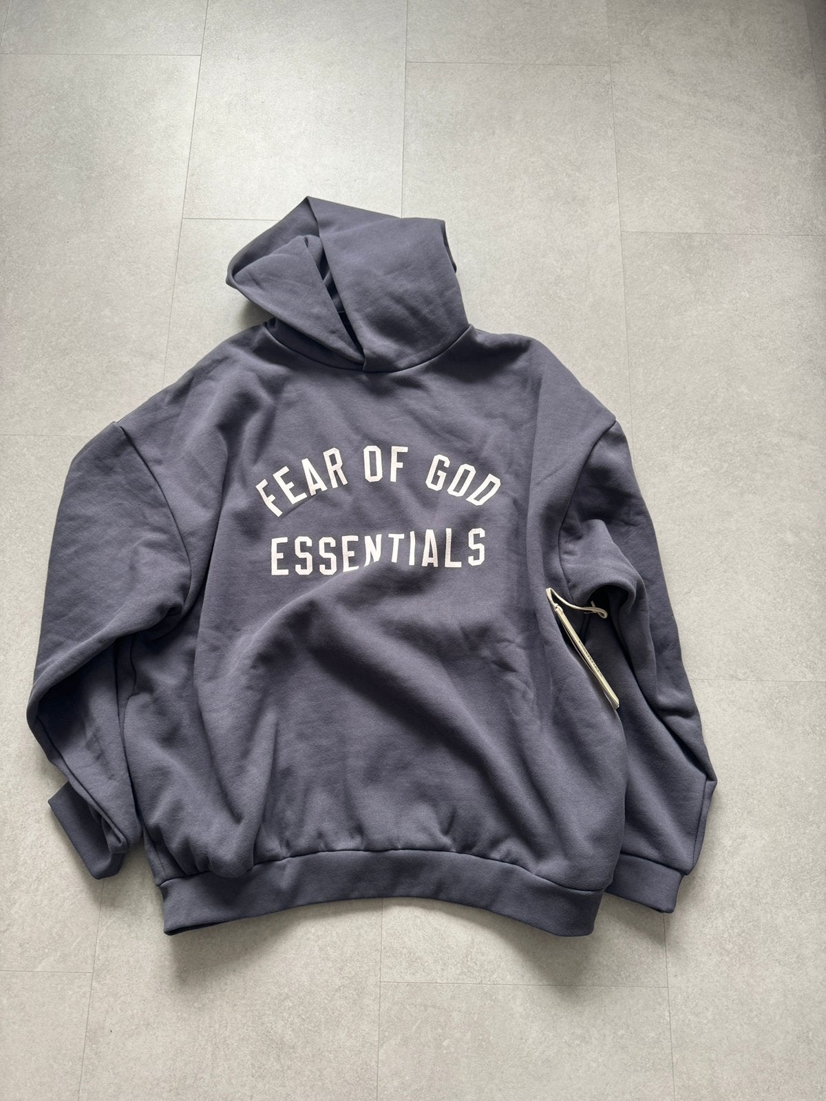 Essentials pak, Ophalen, Zo goed als nieuw, Grijs