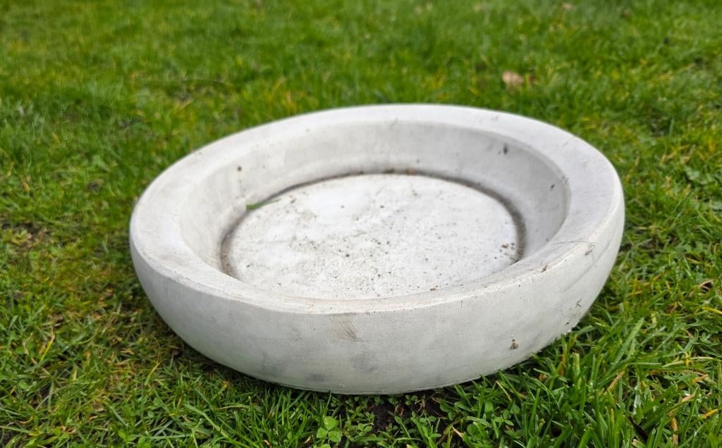 VOGELDRINKSCHALEN / BETON / OPRUIMING, Ophalen, Huis en tuin decoratie Marie, Nieuw, Peize