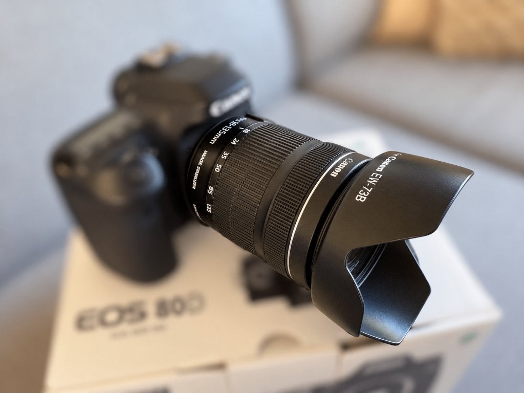 Als nieuw: Canon EF-S 18-135mm f/3.5-5.6 IS lens, Canon, Ophalen of Verzenden, Zo goed als nieuw, Standaardlens