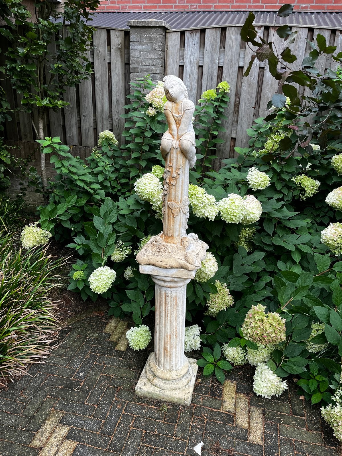Decoratieve tuinbeelden en sokkels van steen, Ophalen of Verzenden, Gebruikt, Steen, Mensenbeeld