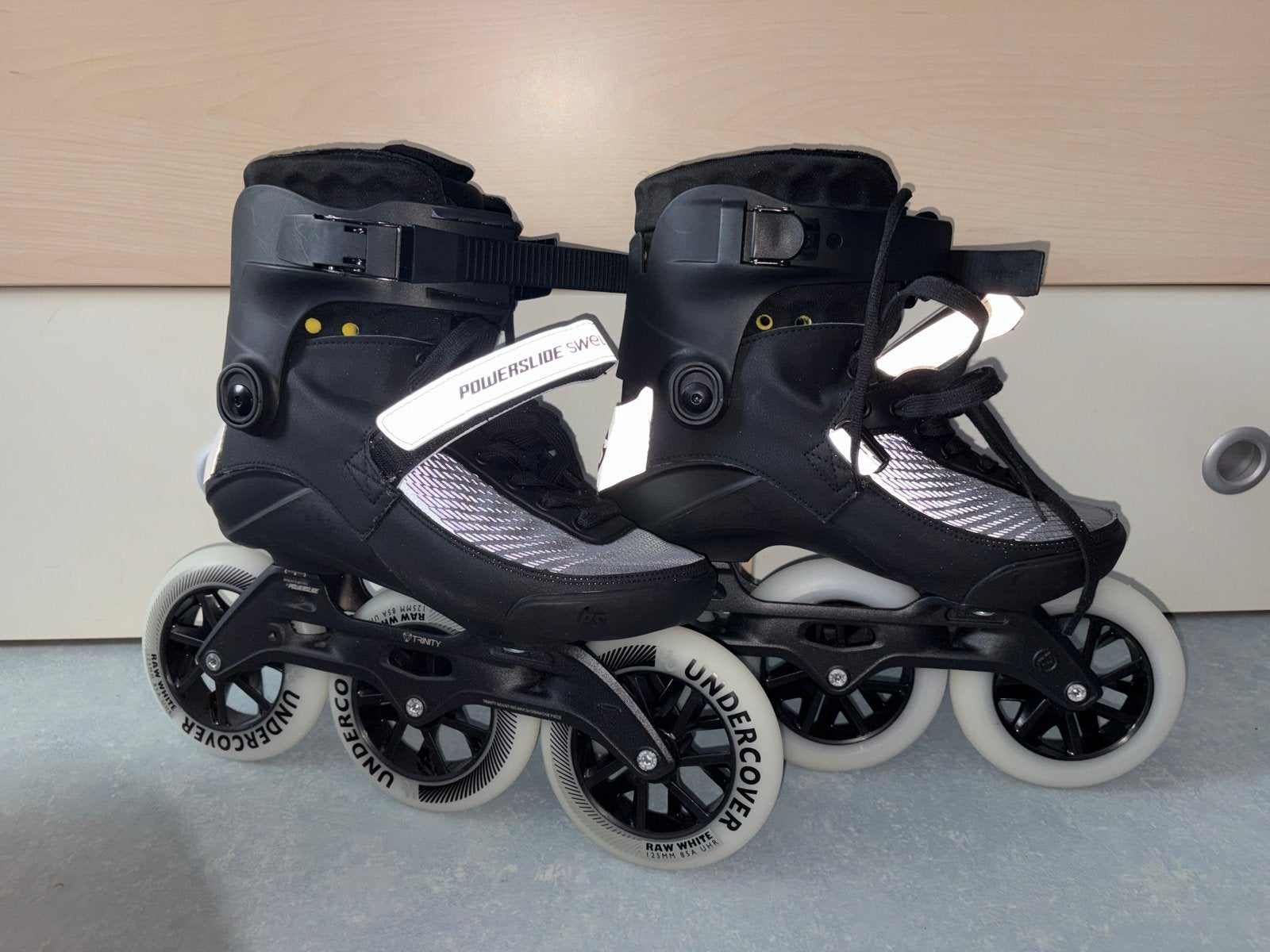 Powerslide Swell Nite 125 Skates - Maat 41, Nieuw, Ophalen of Verzenden, Inline skates 4 wielen, Powerslide